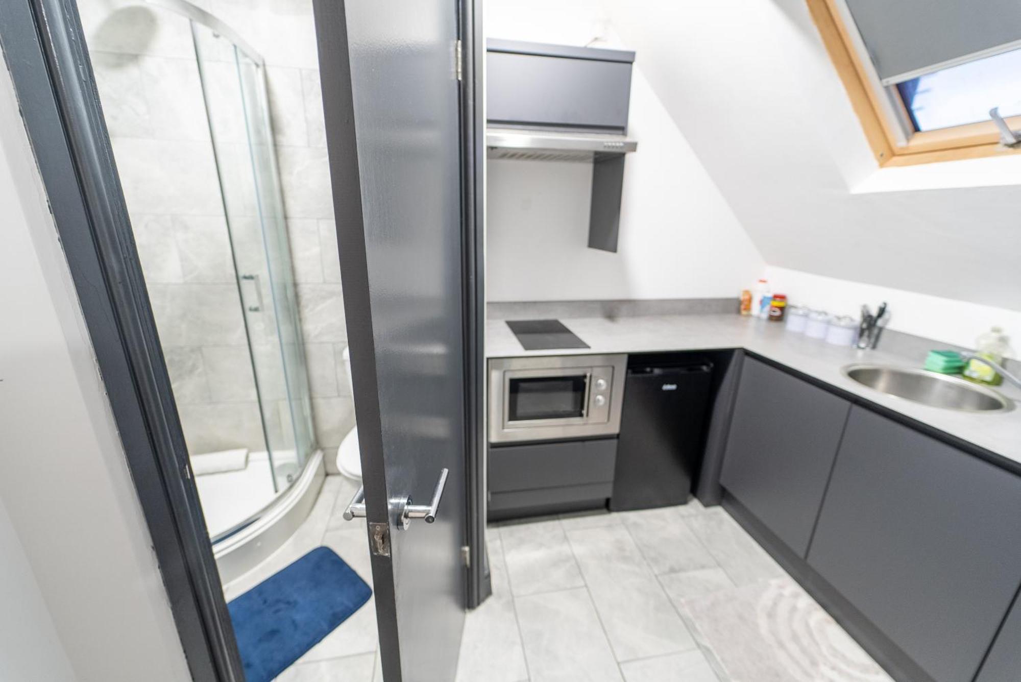 Free Parking Cosy Studios Close To City And Qe And Uob! Birmingham Room photo