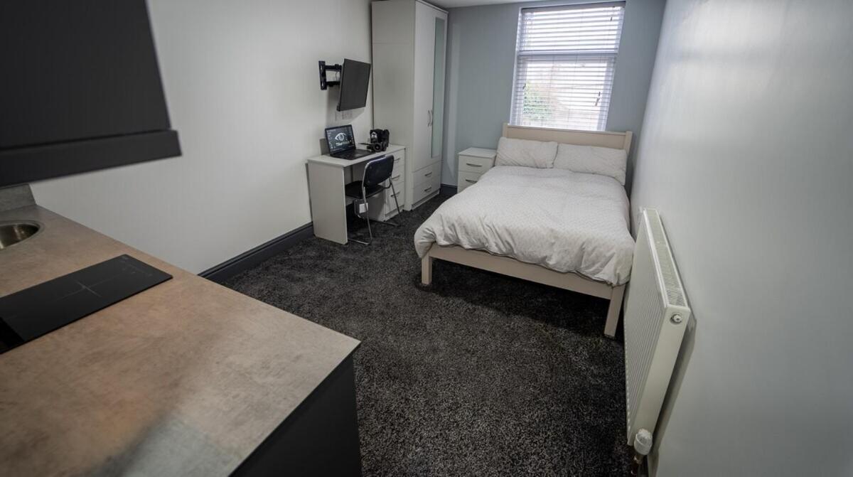 Free Parking Cosy Studios Close To City And Qe And Uob! Birmingham Room photo